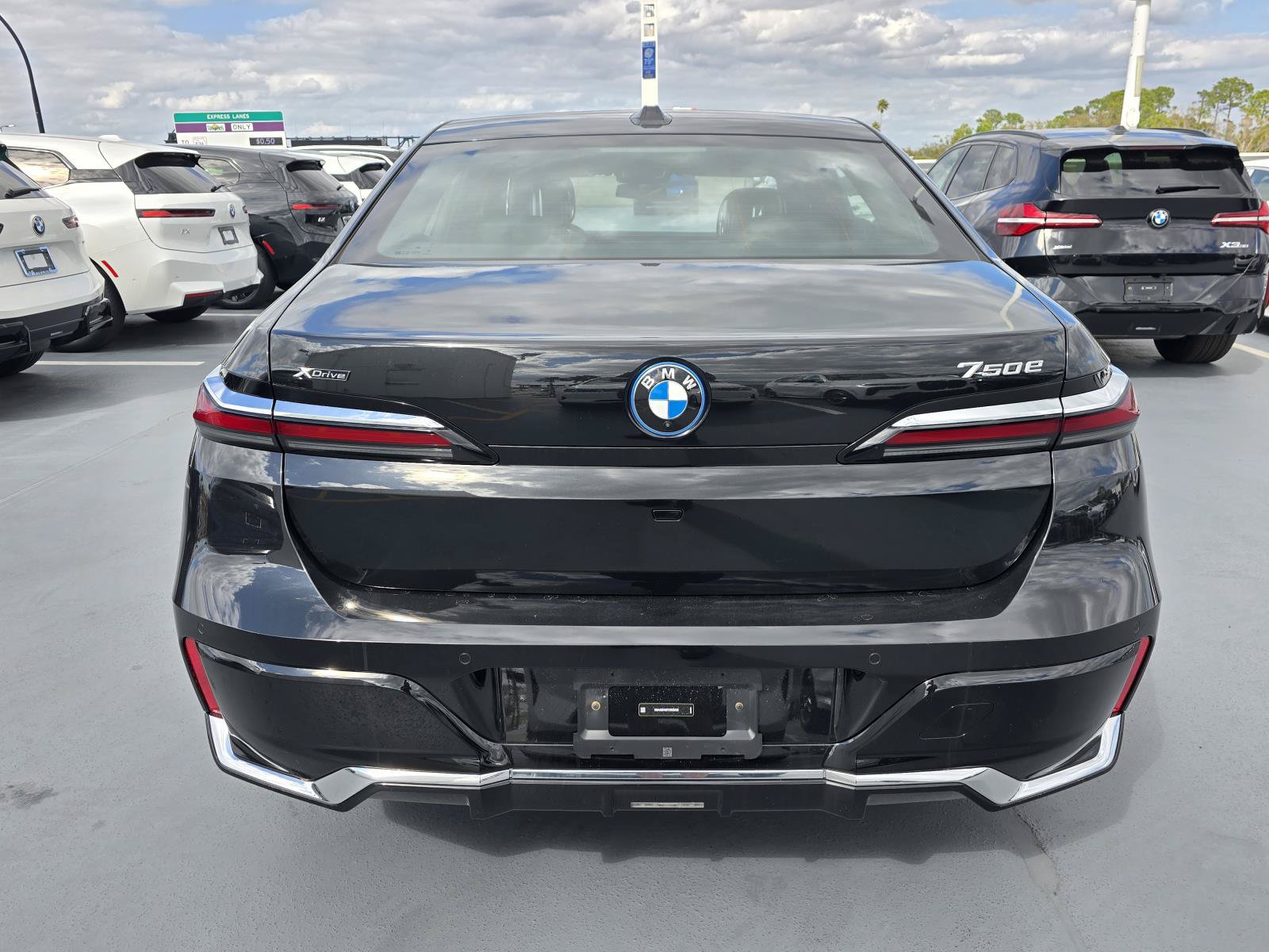New 2026 BMW 750e xDrive AWD/4WD image 4