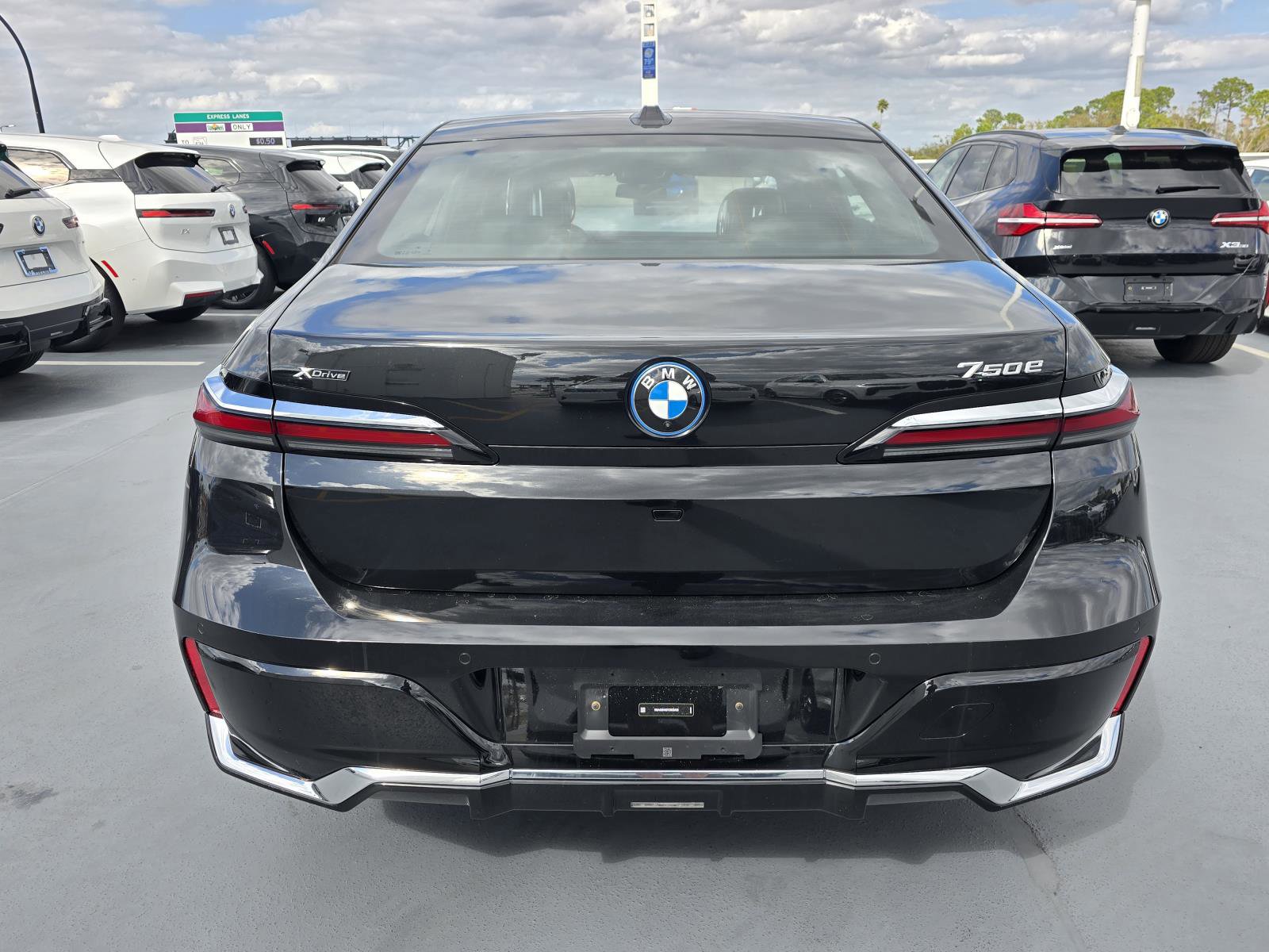 New 2026 BMW 750e xDrive image 4