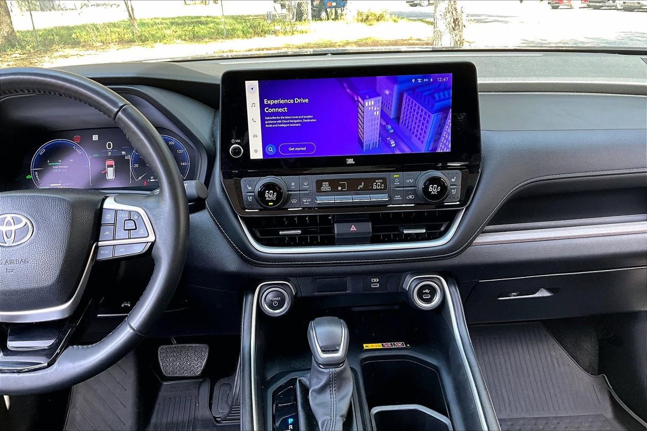 Used 2024 Toyota Grand Highlander Limited image 9
