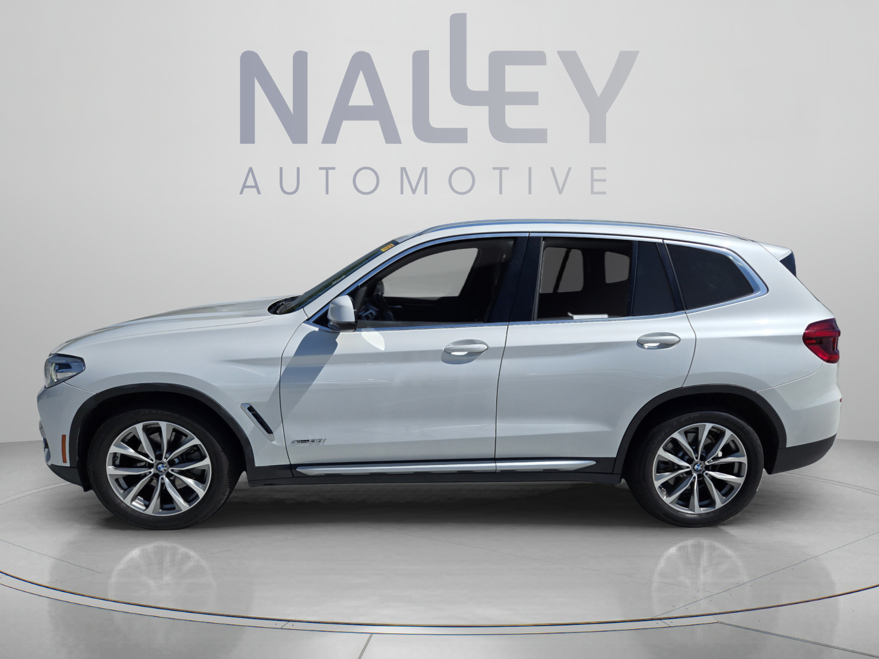 Used 2018 BMW X3 xDrive30i AWD/4WD image 2