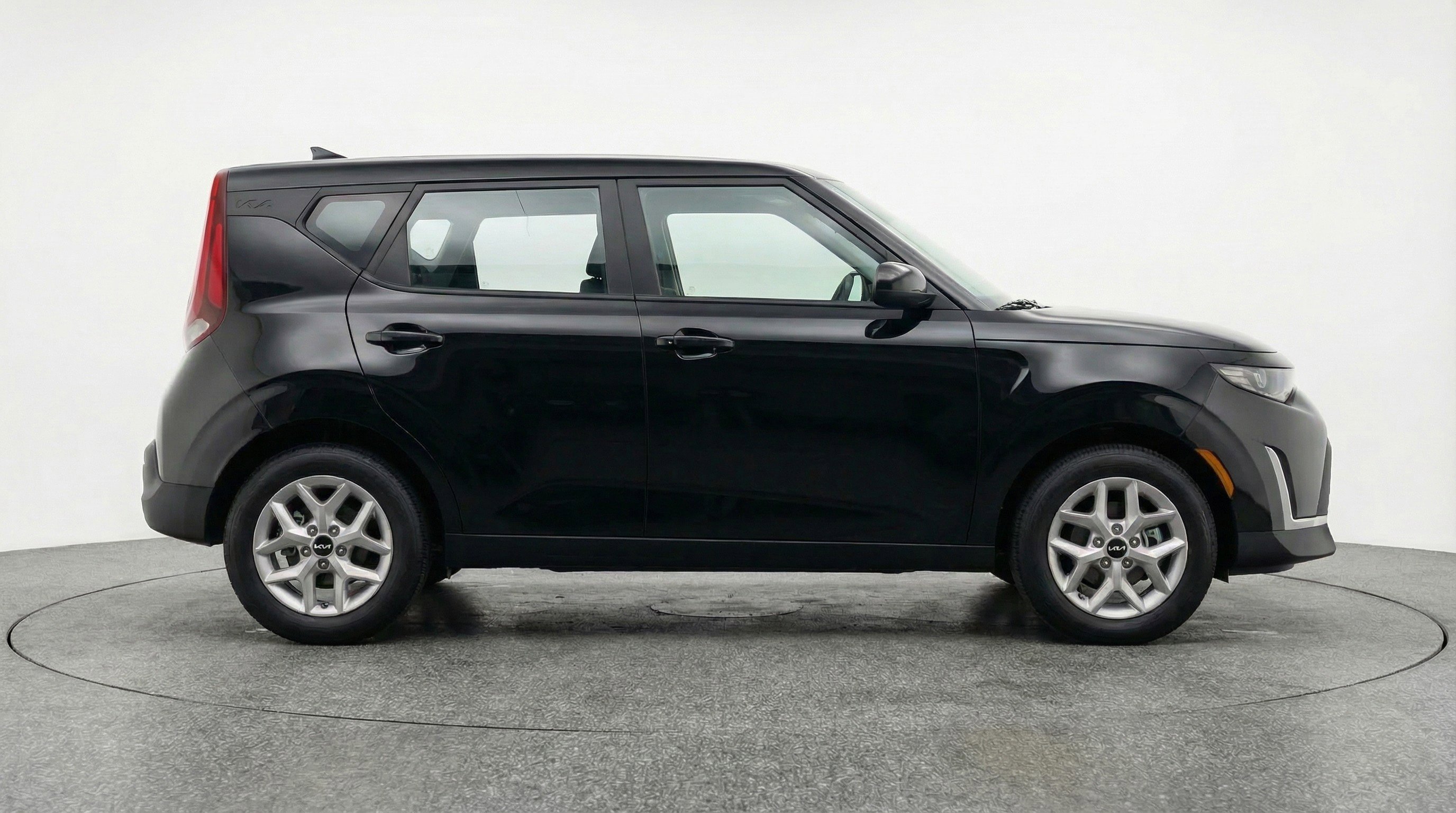 Used 2025 Kia Soul LX w/ LX Technology Package image 11