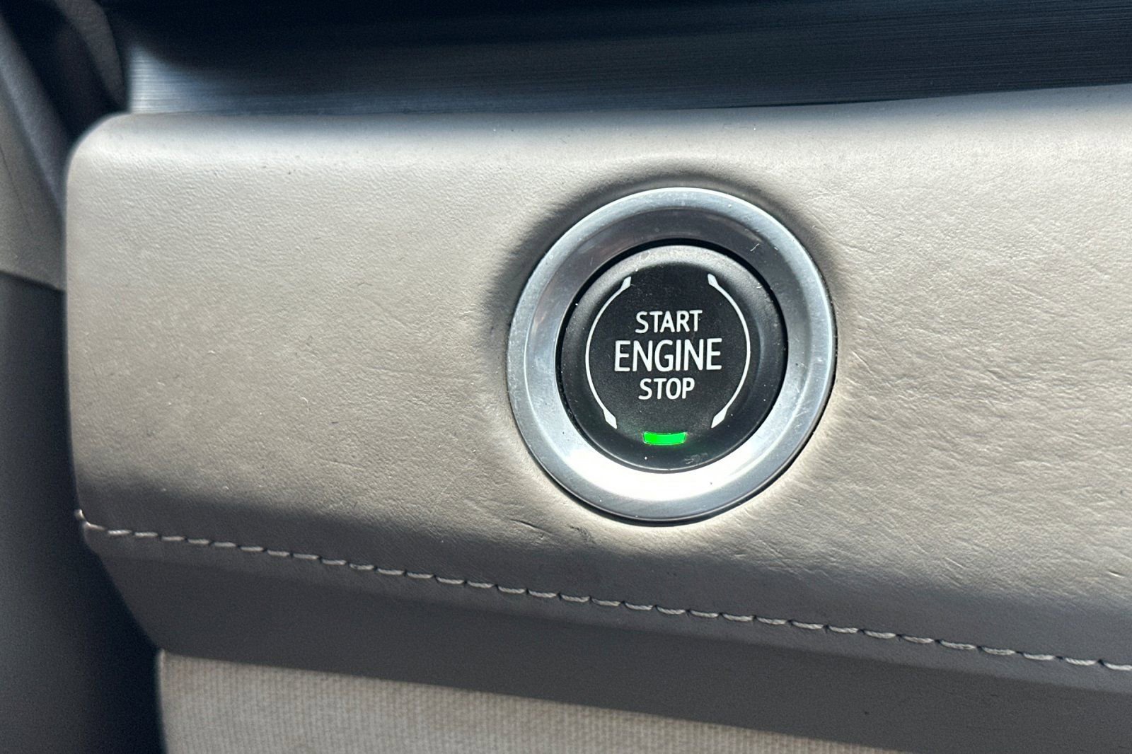 Used 2022 Cadillac Escalade Sport Platinum image 32