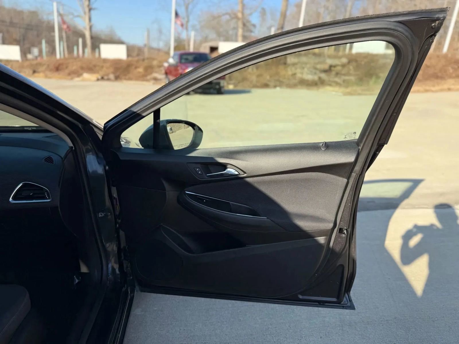 Used 2017 Chevrolet Cruze LT image 14