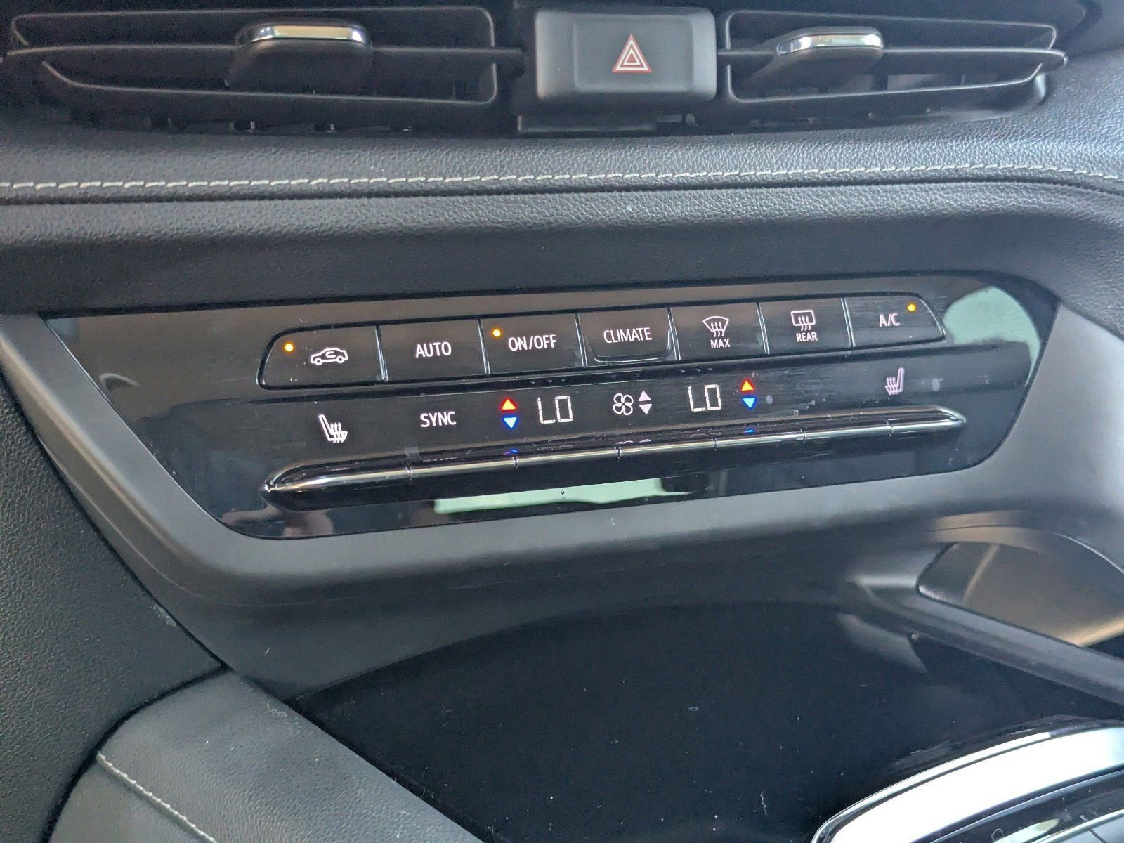 Used 2021 Buick Envision Essence w/ Technology Package I image 29