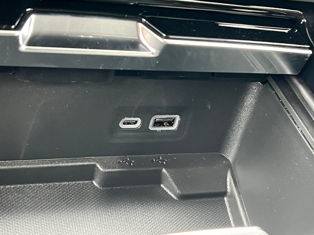 New 2026 GMC Yukon XL Denali Ultimate w/ LPO, Floor Liner Package AWD/4WD image 37