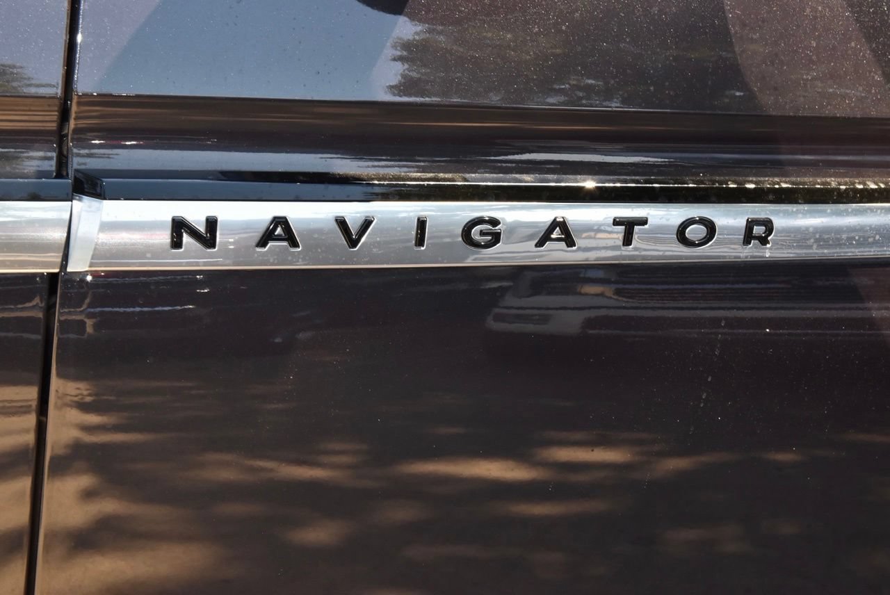 Certified 2025 Lincoln Navigator Reserve AWD/4WD image 45
