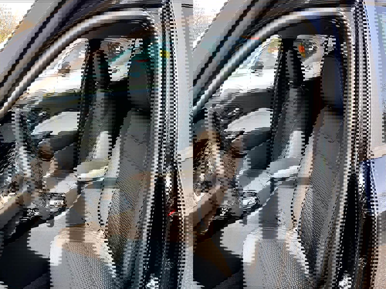 New 2026 Chevrolet Trax LT w/ Midnight Edition FWD image 11