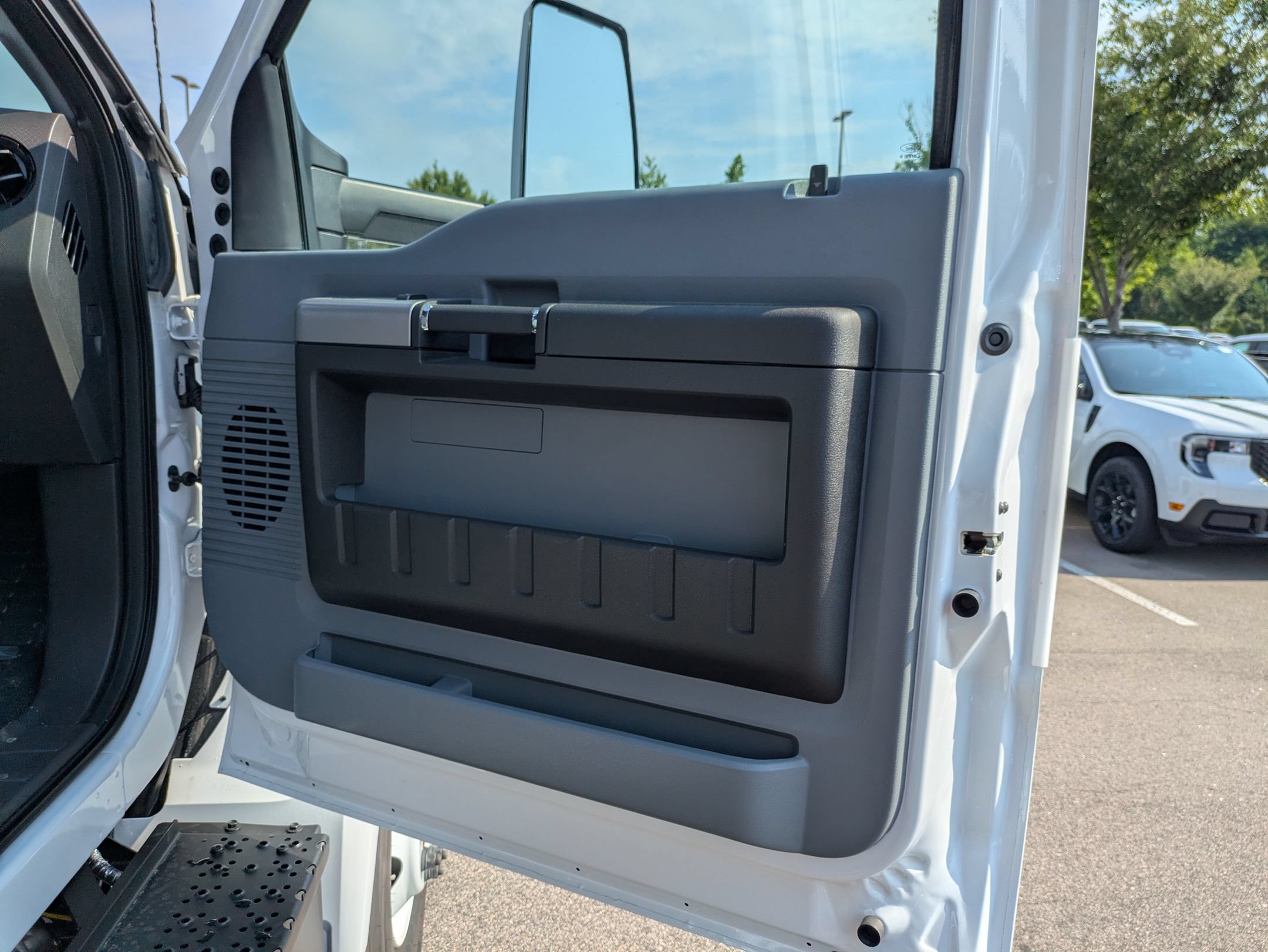 New 2027 Ford F750 2WD Regular Cab Super Duty image 34