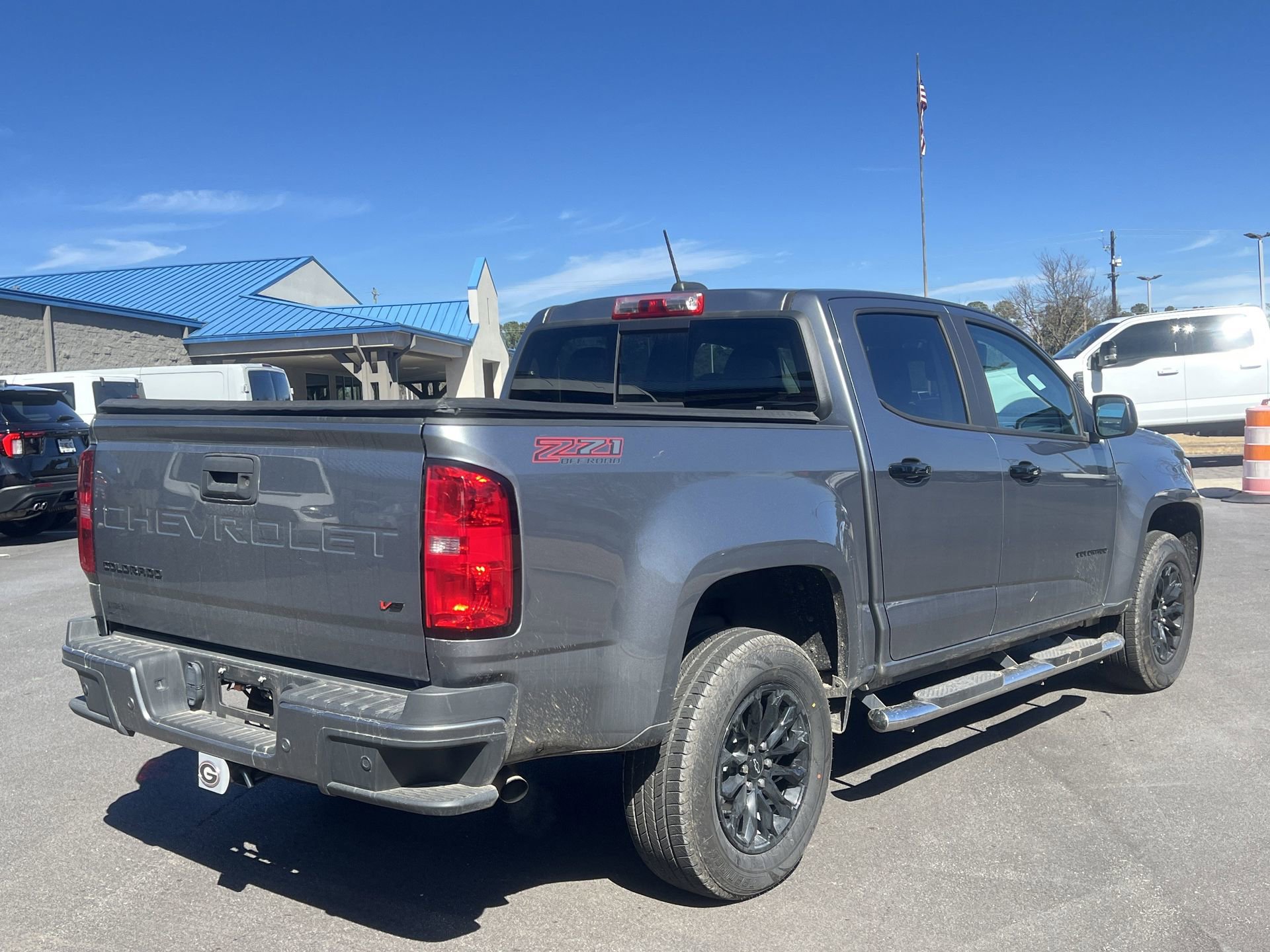Used 2022 Chevrolet Colorado Z71 w/ Safety Package image 3