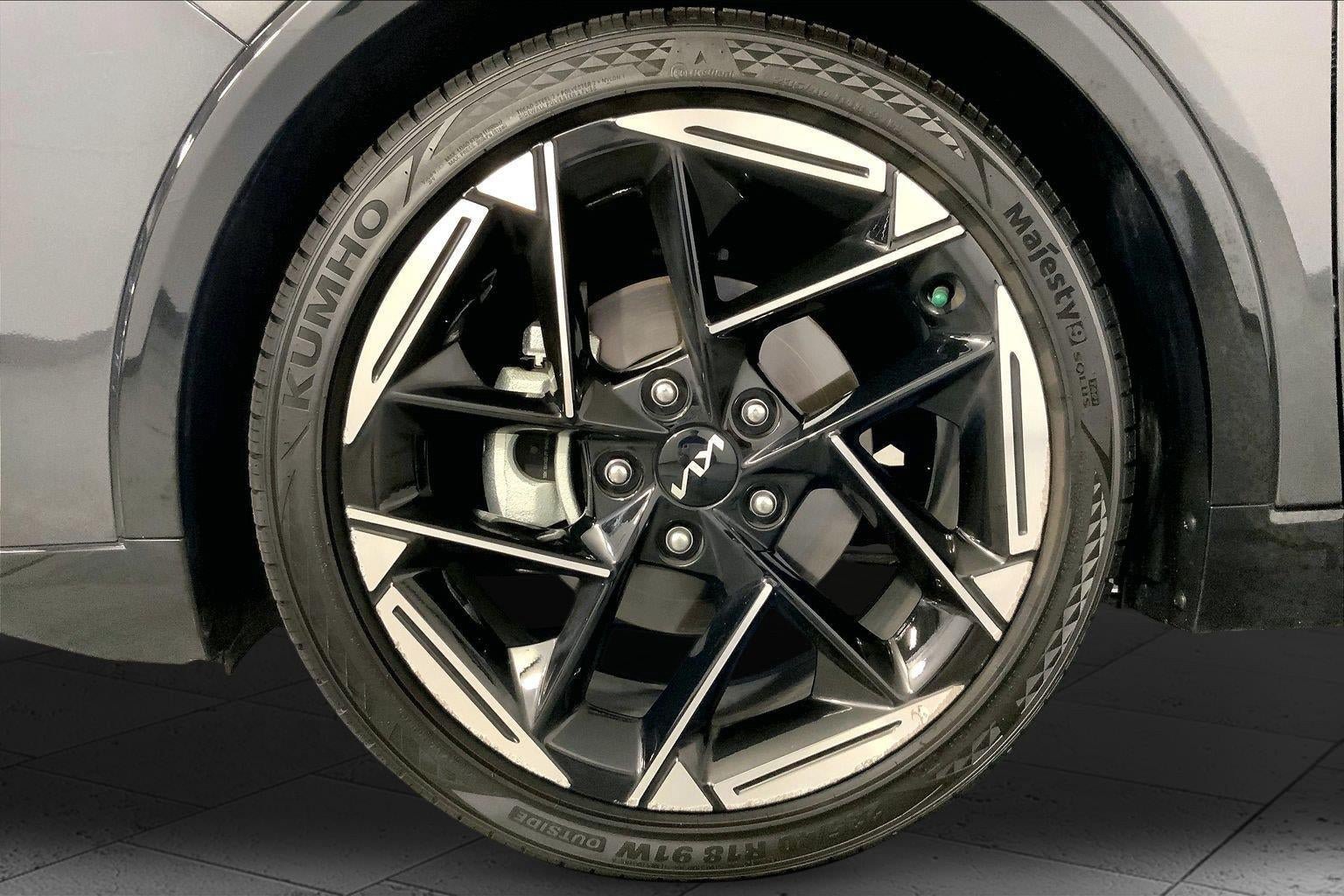 Certified 2025 Kia K4 GT-Line w/ GT-Line Premium Package FWD image 9