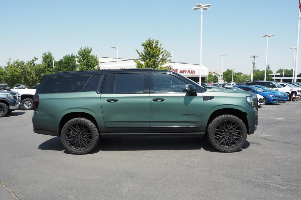 Used 2024 GMC Yukon XL Denali Ultimate AWD/4WD image 8