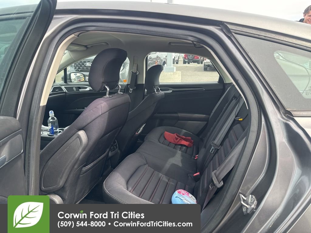 Used 2013 Ford Fusion SE image 4