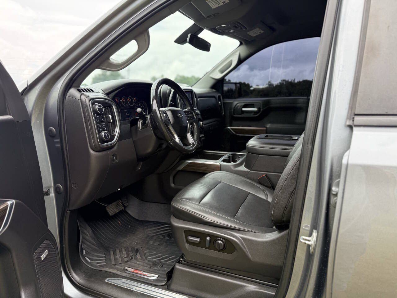 Used 2022 Chevrolet Silverado 1500 LT Trail Boss w/ LT Trail Boss Premium Package AWD/4WD image 21