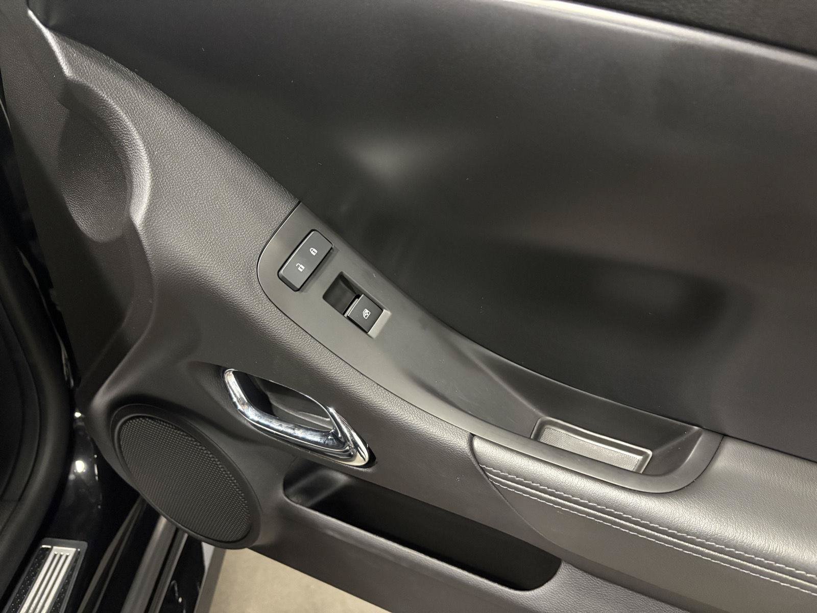 Used 2015 Chevrolet Camaro Z/28 RWD image 36