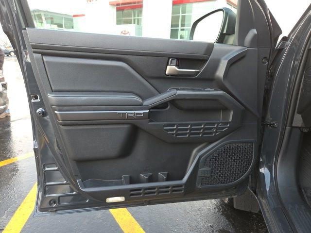 Used 2024 Toyota Tacoma TRD Sport image 11