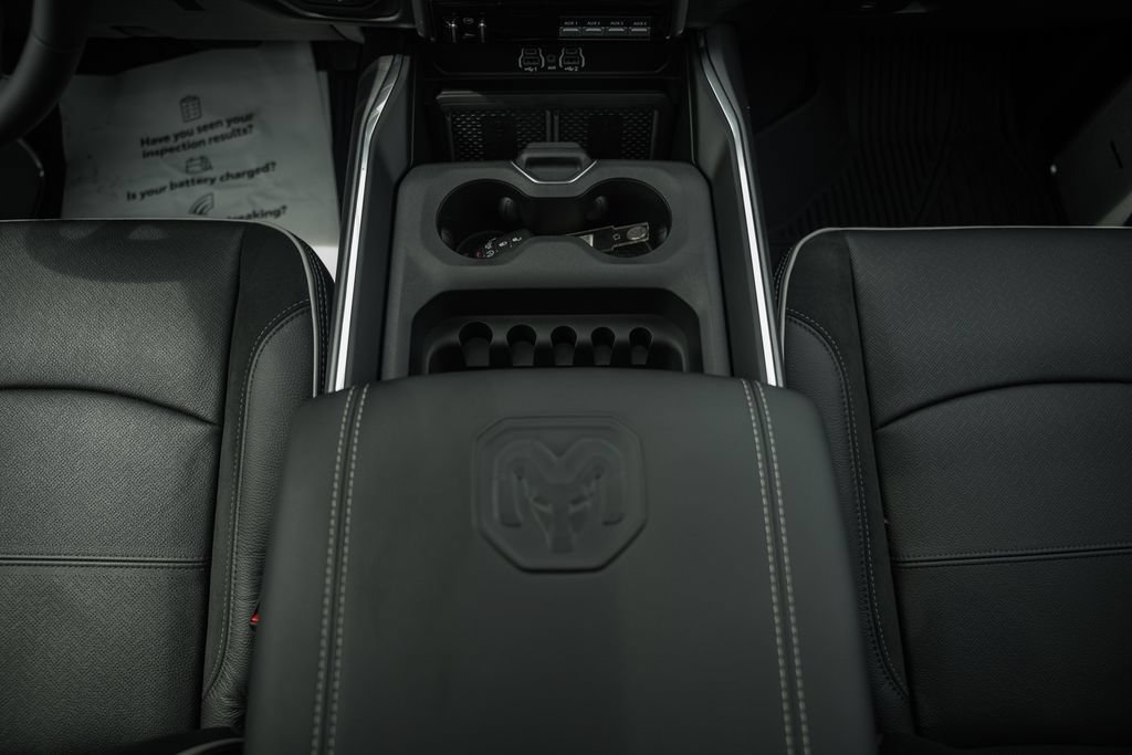New 2026 RAM 2500 Laramie AWD/4WD image 32