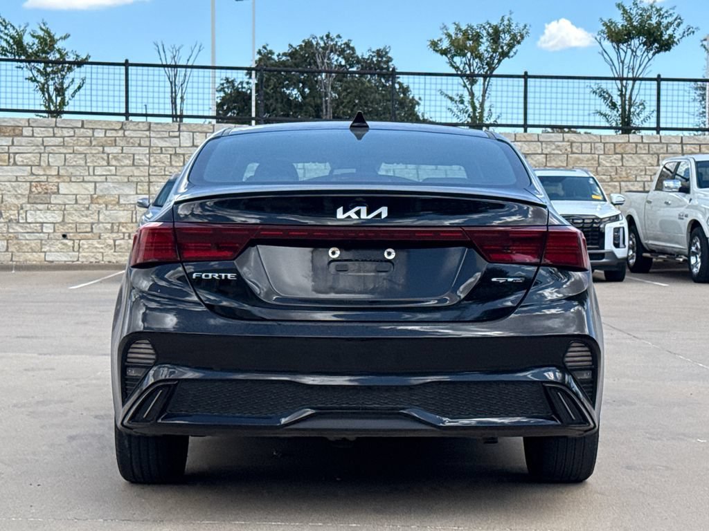 Used 2023 Kia Forte GT-Line w/ GT-Line Premium Package FWD image 6