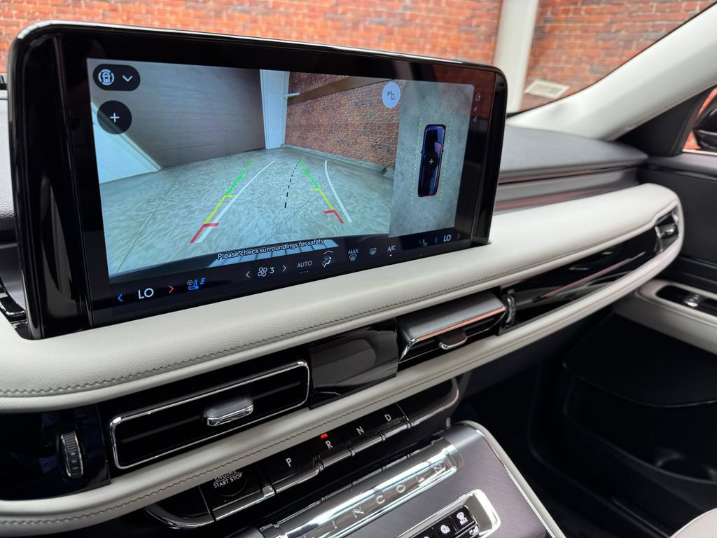 Used 2025 Lincoln Aviator AWD image 20