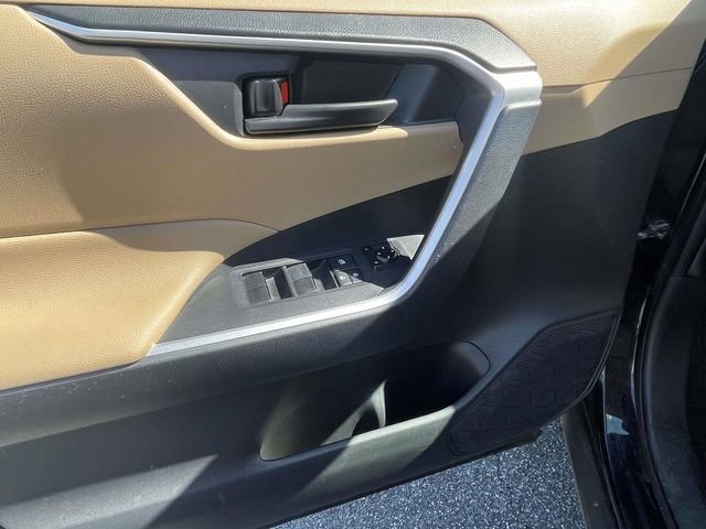 Used 2019 Toyota RAV4 LE image 16