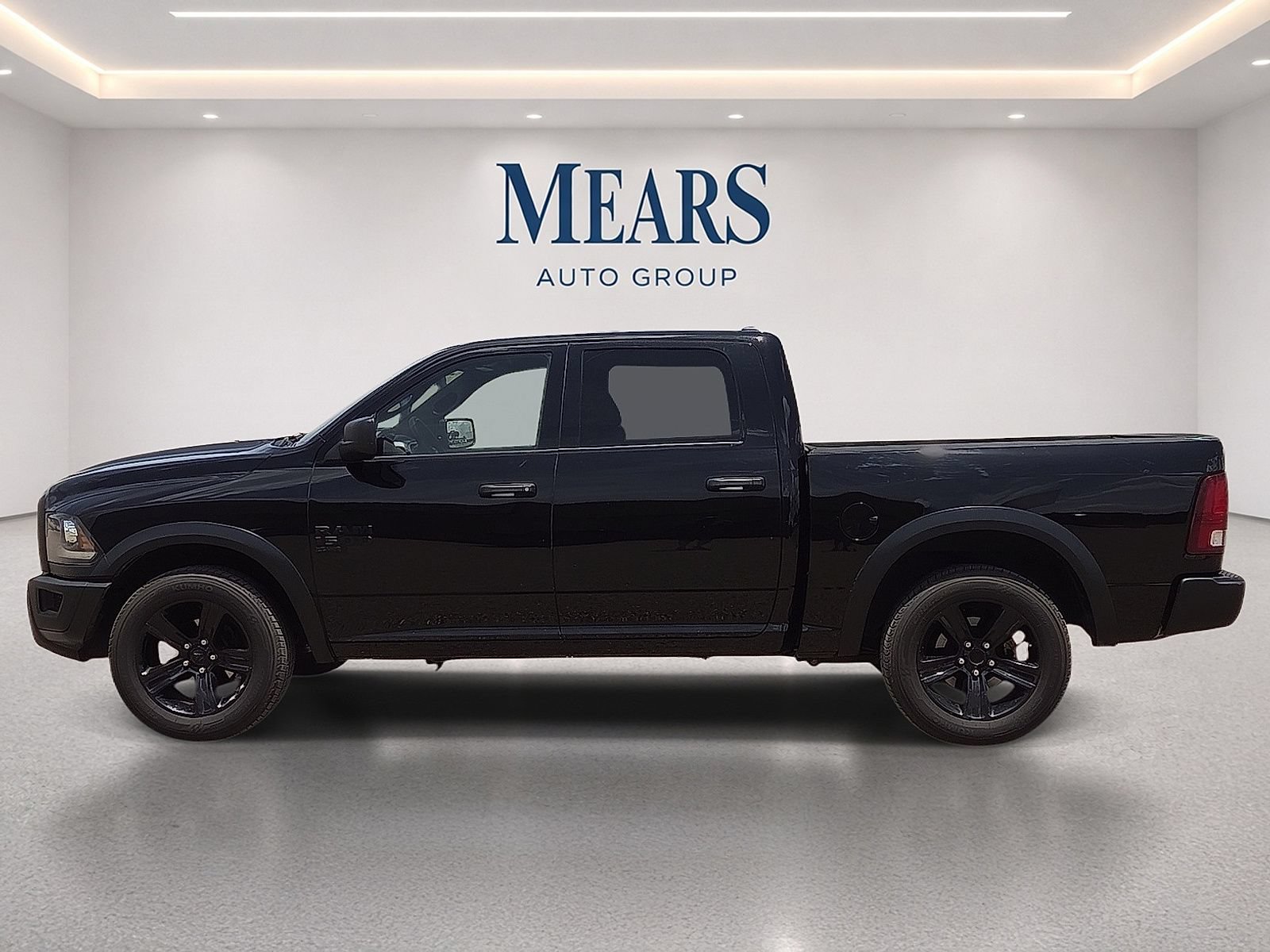 Used 2024 RAM 1500 Classic Warlock RWD image 2