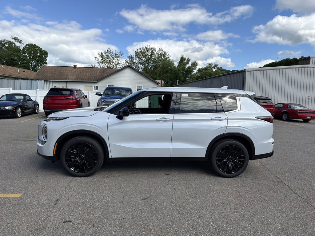 New 2026 Mitsubishi Outlander LE FWD image 8