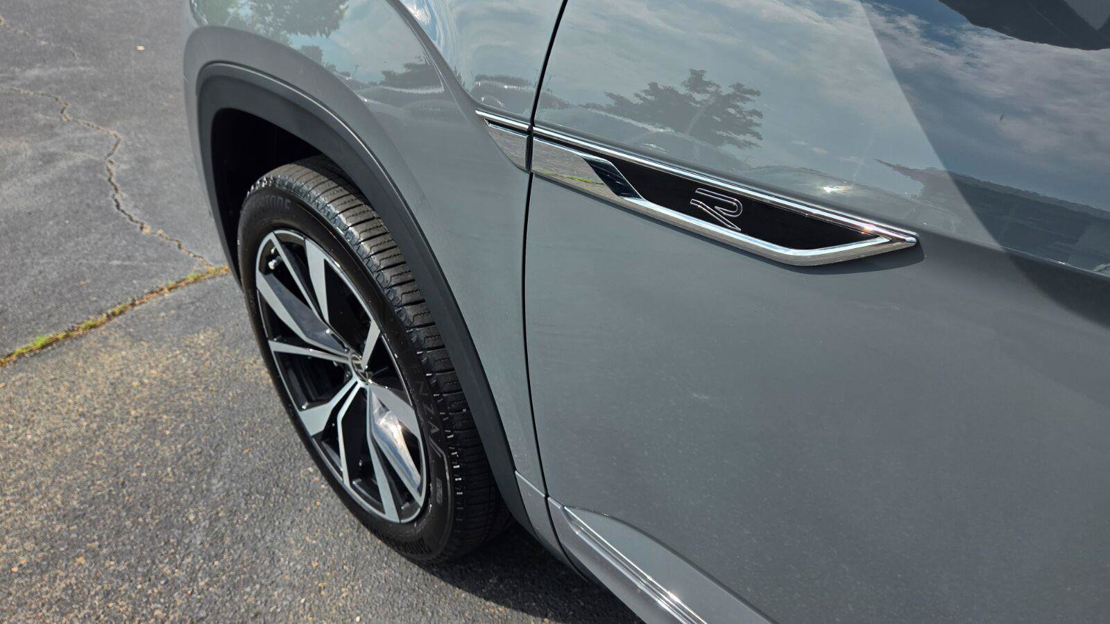 Certified 2025 Volkswagen Atlas SEL Premium R-Line AWD/4WD image 13