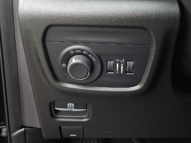 Certified 2025 Jeep Grand Cherokee L Laredo w/ Luxury Tech Group I AWD/4WD image 25