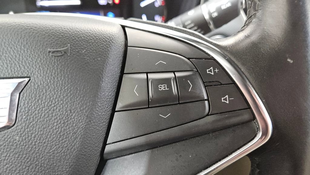 Used 2019 Cadillac XT5 Premium Luxury w/ Driver Assist Package image 17