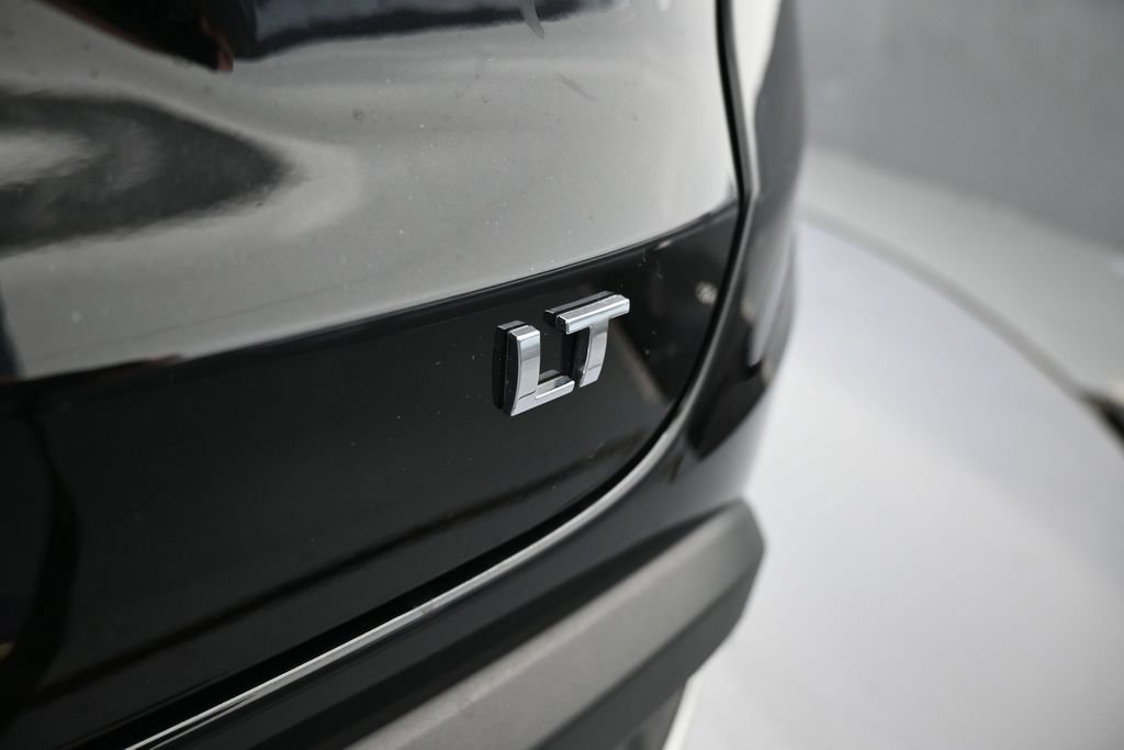 Used 2025 Chevrolet Trax LT FWD image 36