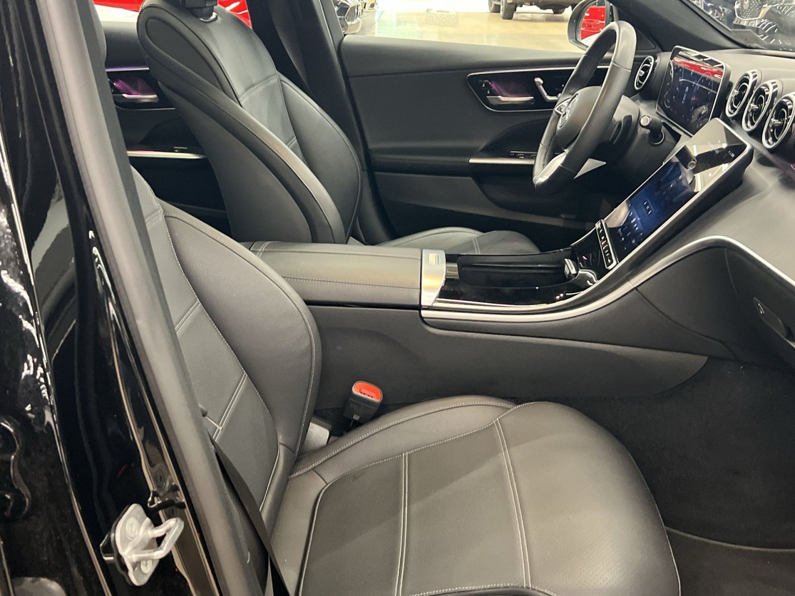 Used 2025 Mercedes-Benz C 300 4MATIC Sedan image 26