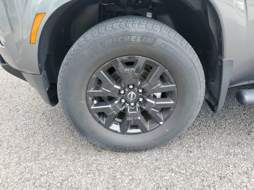 Certified 2023 Nissan Frontier SV w/ Midnight Edition Package AWD/4WD image 7