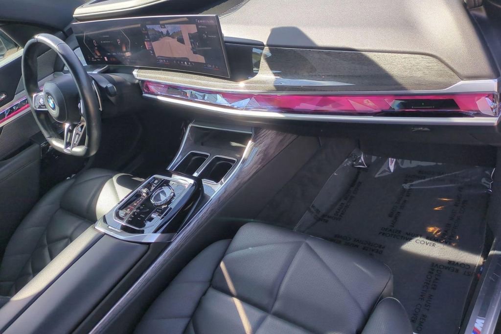 Used 2023 BMW 740i w/ Parking Assistance Package image 17
