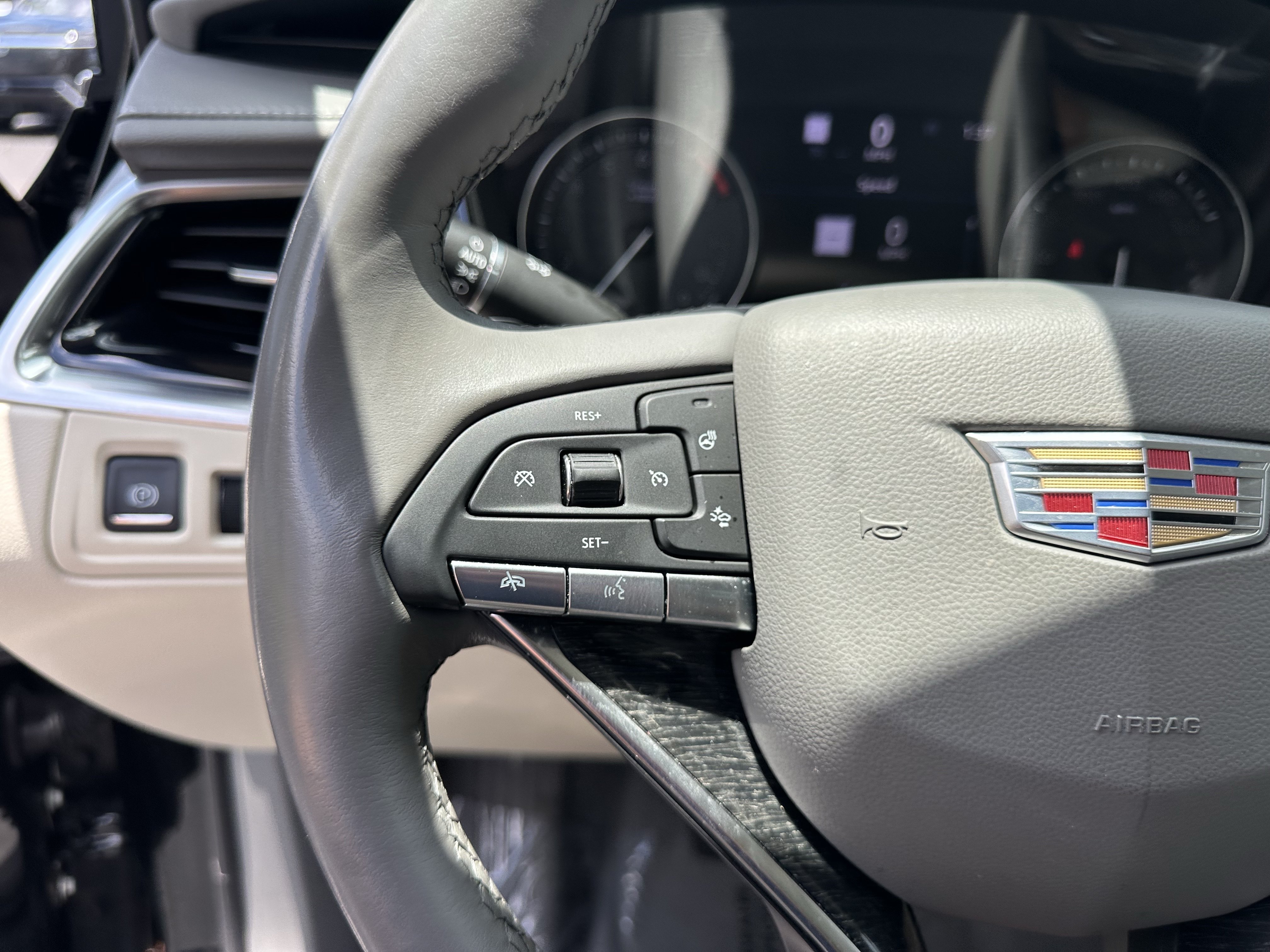 Certified 2023 Cadillac XT6 Premium Luxury w/ Technology Package FWD image 32