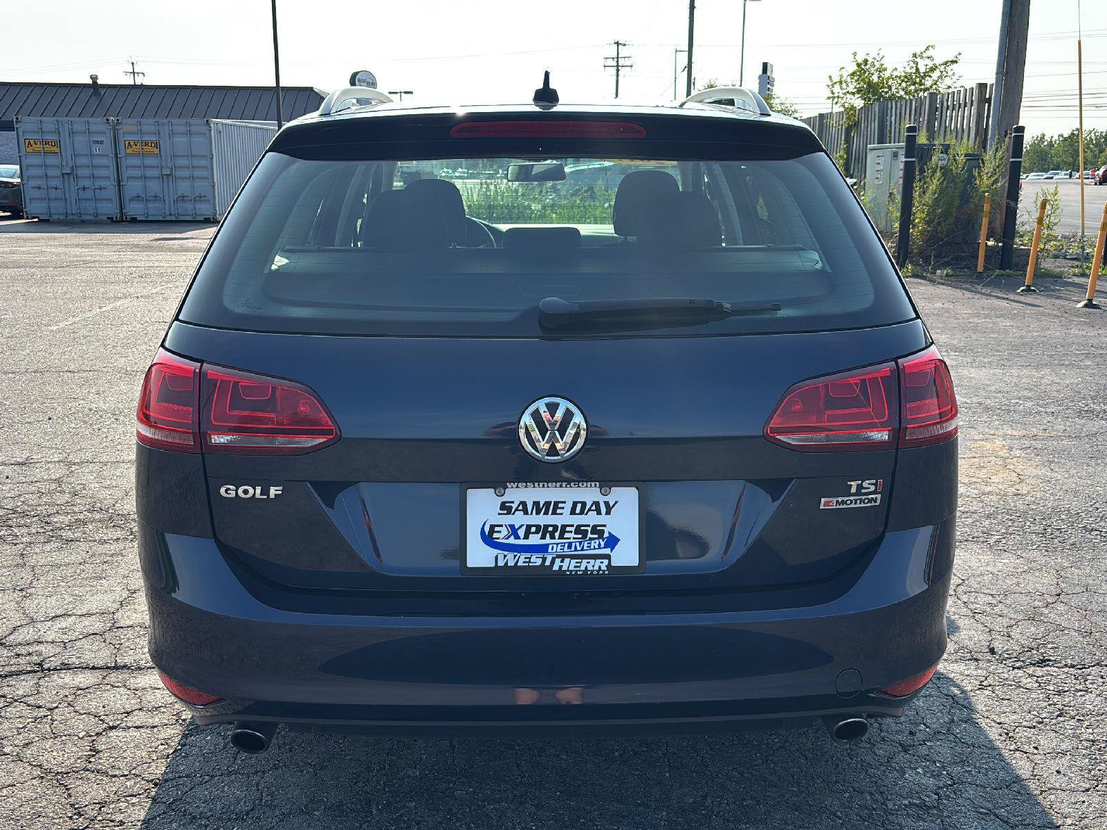 Used 2017 Volkswagen Golf S AWD/4WD image 6