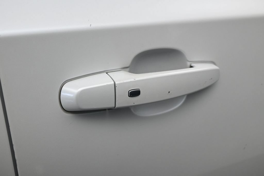 Used 2019 Chevrolet Traverse LT FWD image 38