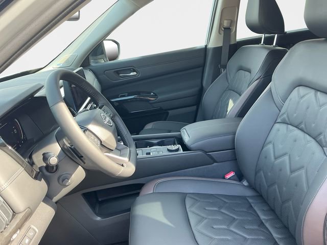 New 2026 Nissan Pathfinder Platinum image 11
