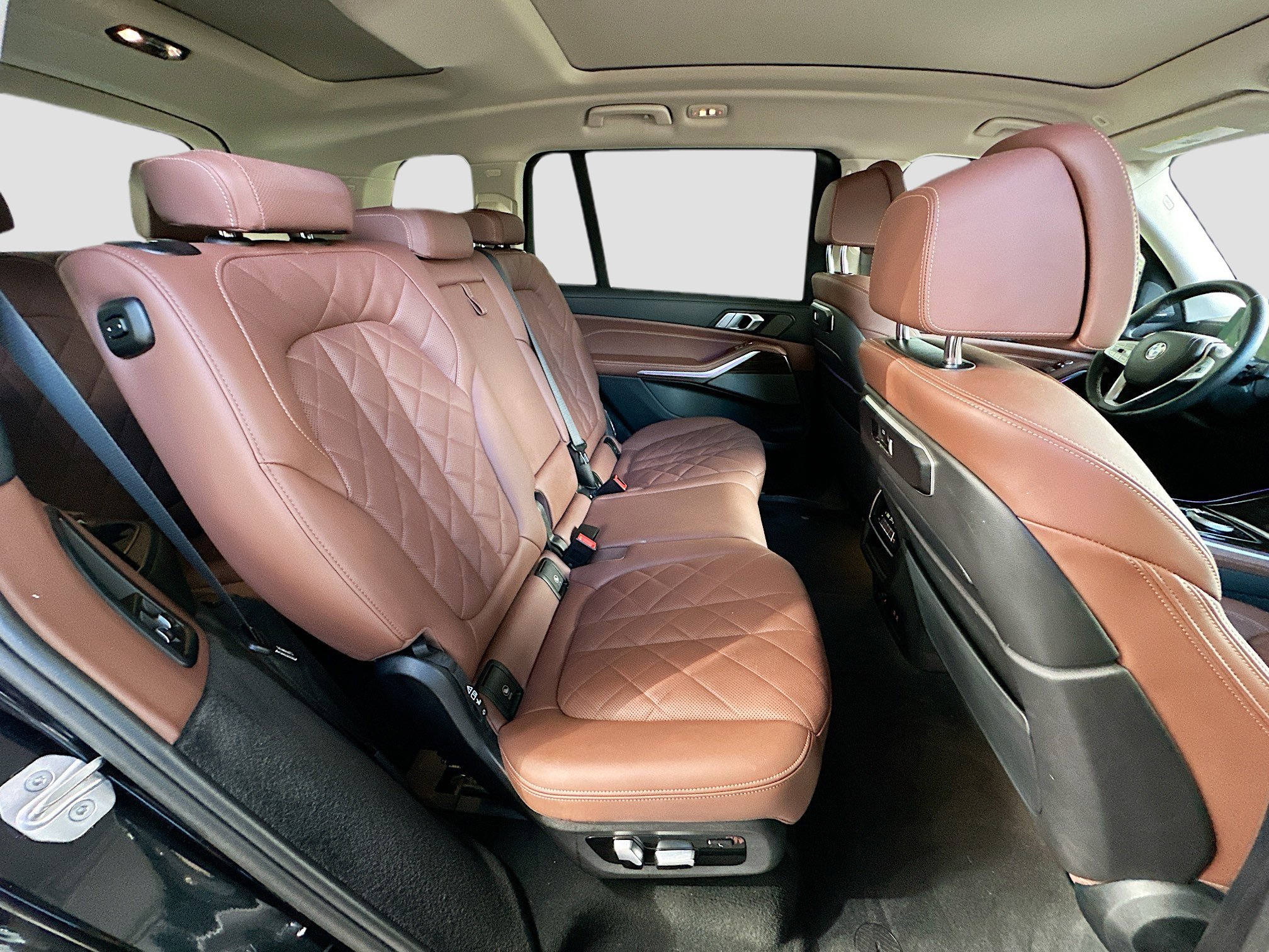 Certified 2024 BMW X7 xDrive40i w/ Premium Package image 30