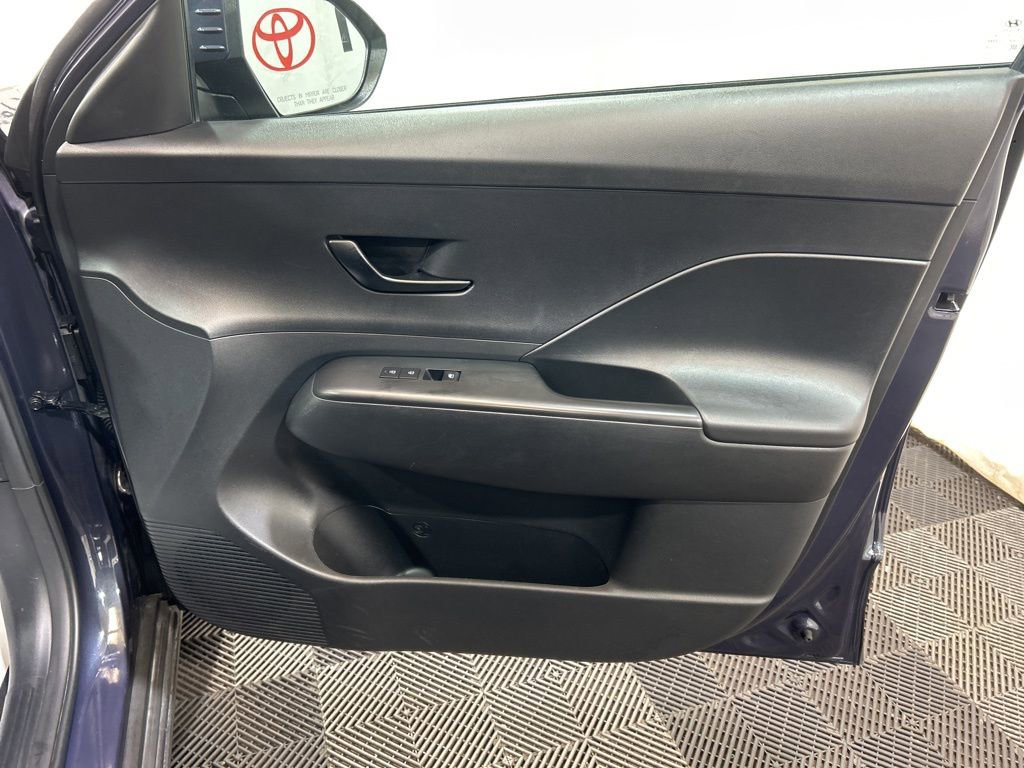 Used 2024 Hyundai Kona SEL image 11