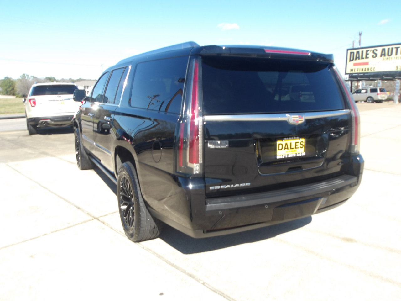 Used 2016 Cadillac Escalade ESV Platinum image 14