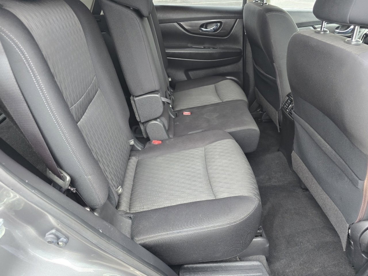 Used 2020 Nissan Rogue SV image 20