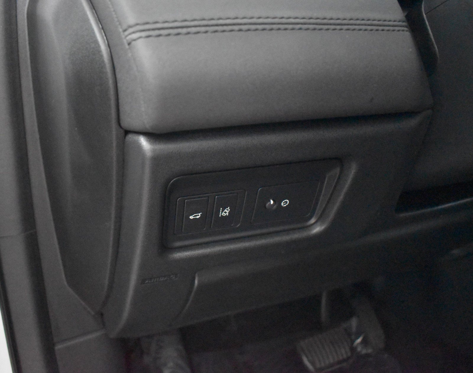 Used 2019 Land Rover Discovery Sport HSE AWD/4WD image 22