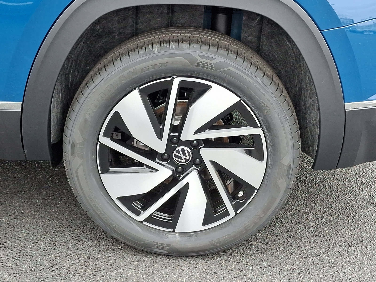 New 2025 Volkswagen Atlas SEL image 5