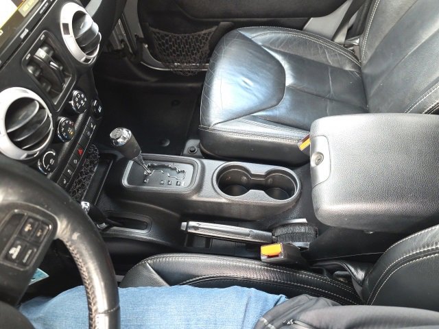 Used 2014 Jeep Wrangler Unlimited Sahara w/ Connectivity Group image 28