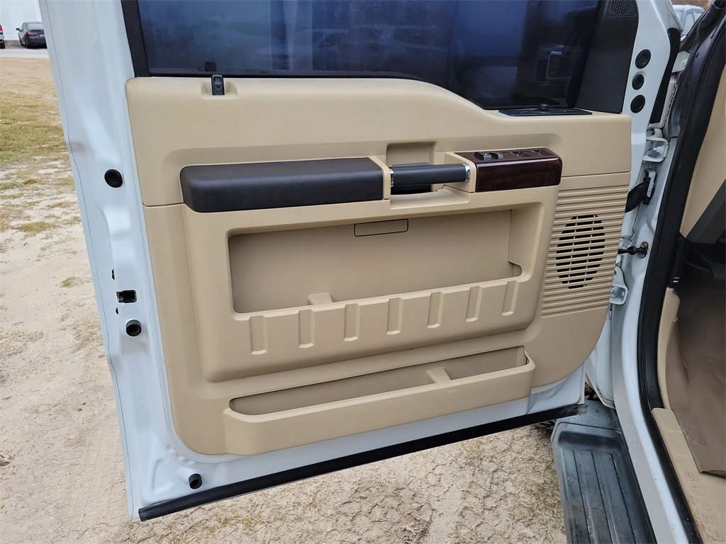 Used 2008 Ford F350 Lariat image 9