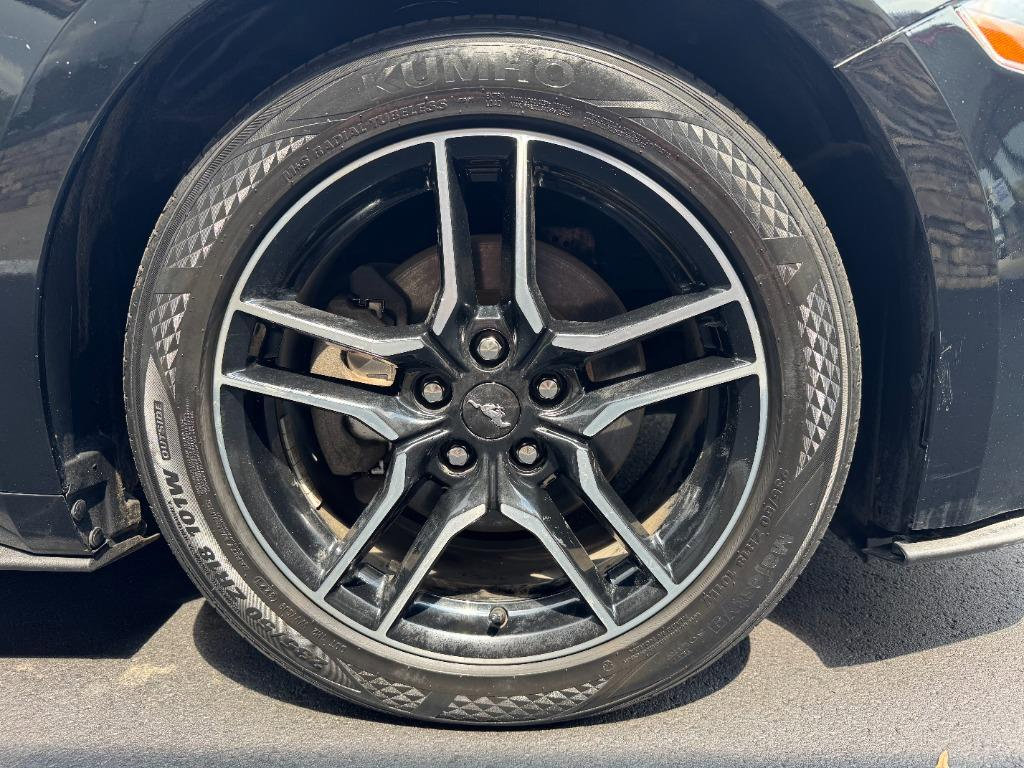 Used 2020 Ford Mustang Premium image 11