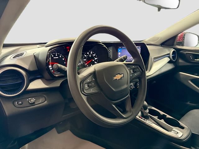 Used 2024 Chevrolet Trax LS w/ LS Convenience Package FWD image 10