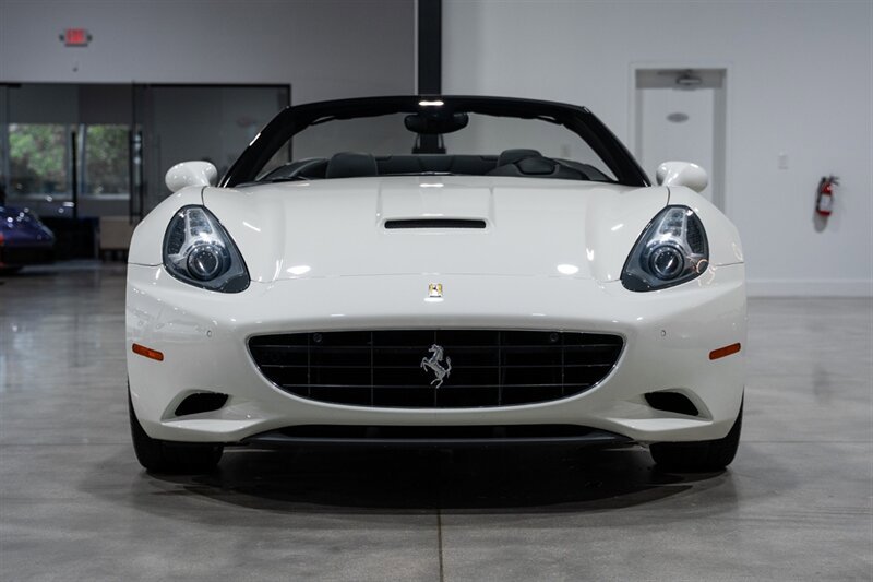 Used 2014 Ferrari California RWD image 73