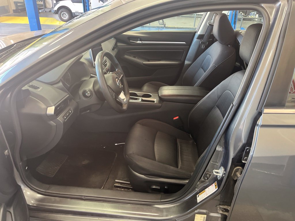 Used 2022 Nissan Altima 2.5 SV FWD image 4