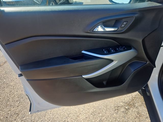 Used 2024 Chevrolet Trax LS w/ LS Convenience Package FWD image 11