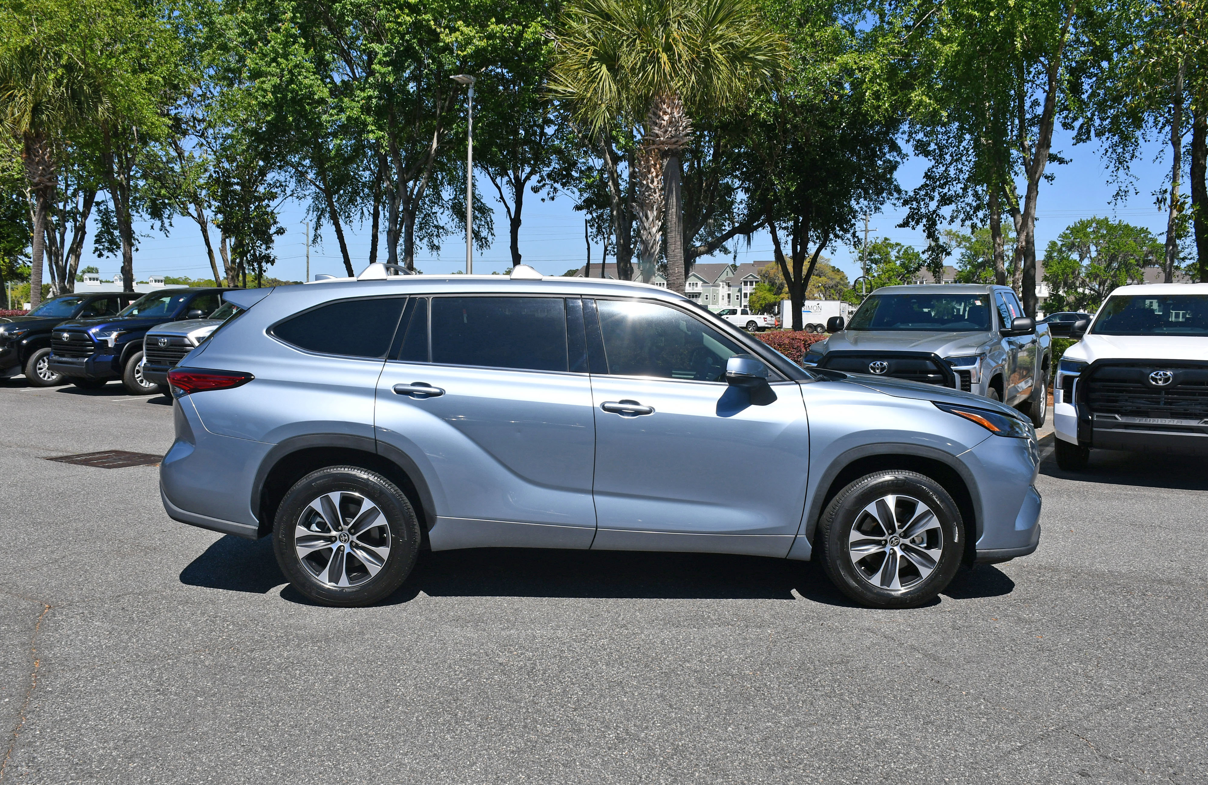 Used 2022 Toyota Highlander XLE image 5